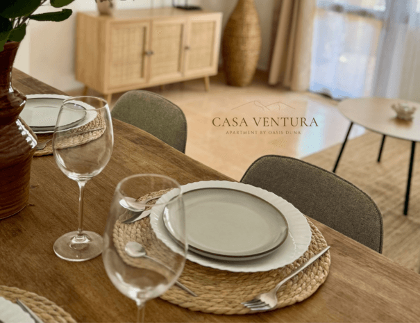 Dinning table detail